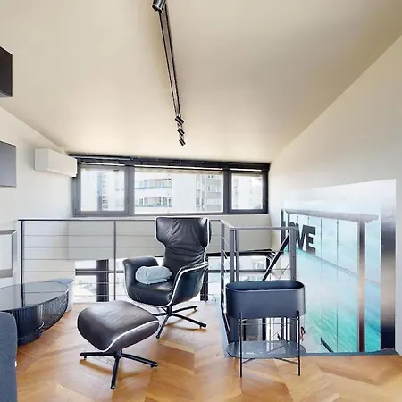 아파트 Stylovy Loft S Ohromnou Terasou *
