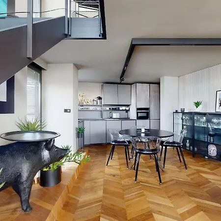 Stylovy Loft S Ohromnou Terasou * 브라티슬라바